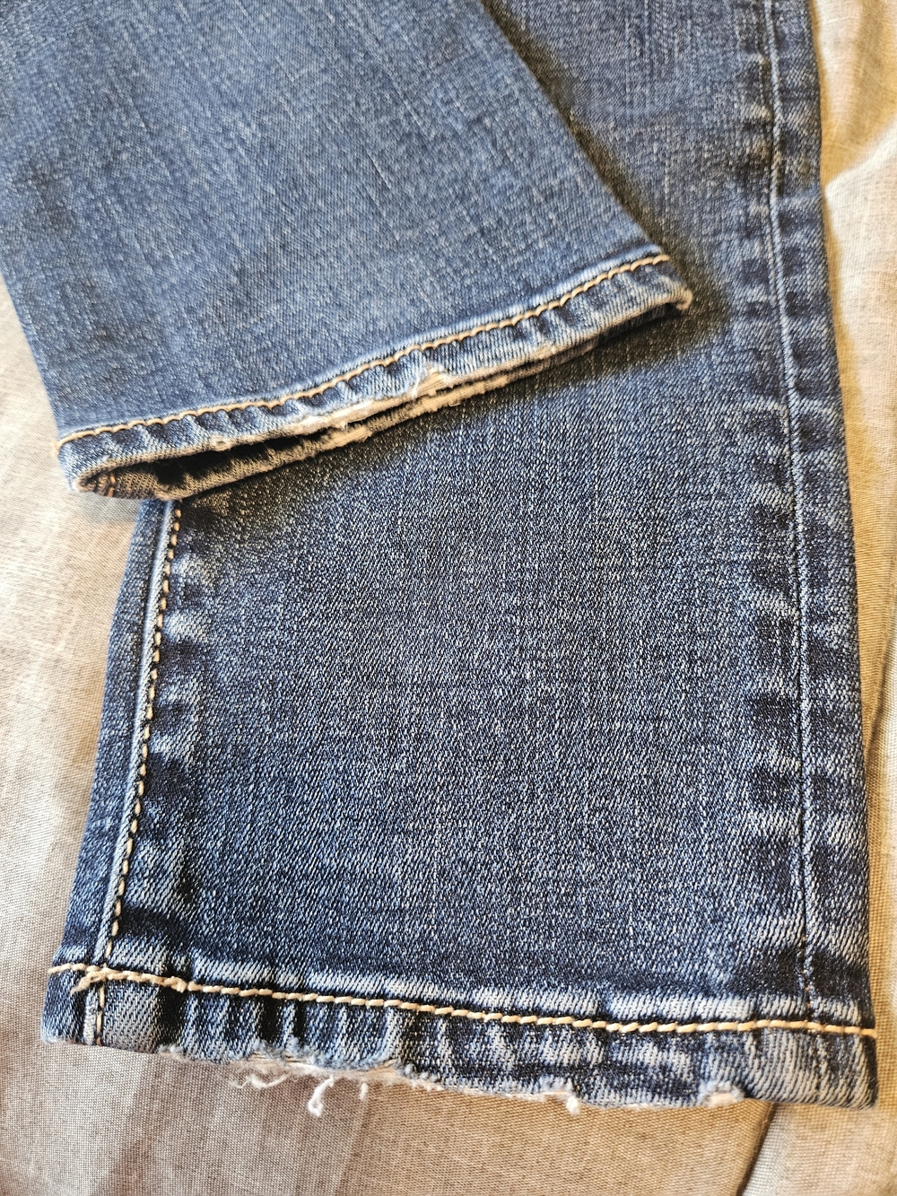 BKE Gabby Women's Faded Blue Skinny Jeans - Picture 3 of 6